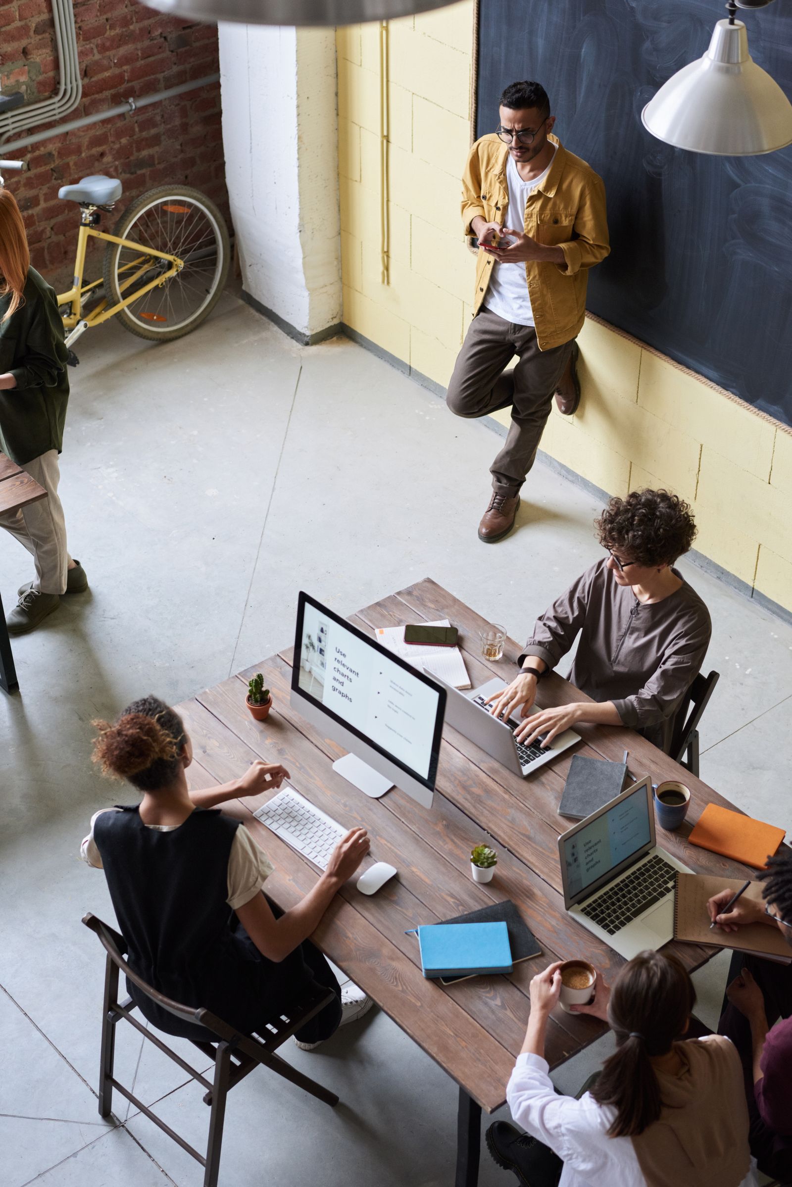 Gruppe in der Ausbildung zum Influenzer