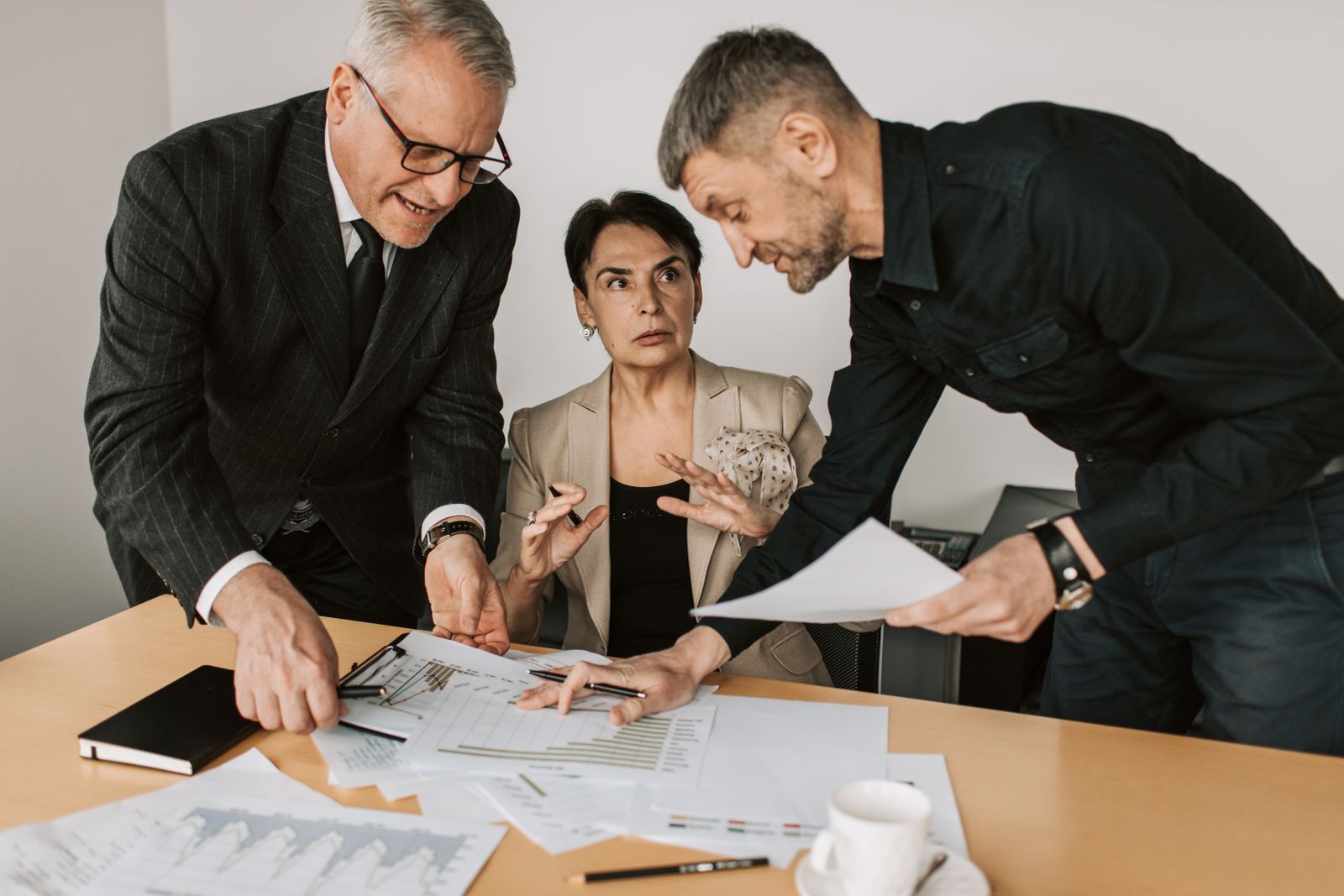 Vertriebsteam im Strategiegespräch